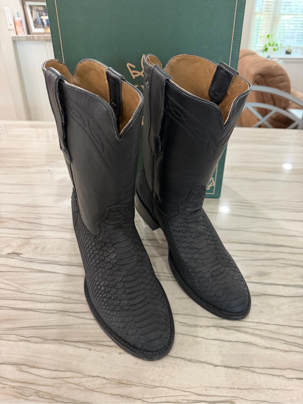 Reywelt Men's Western Boots with Textured Snakeskin Vamp